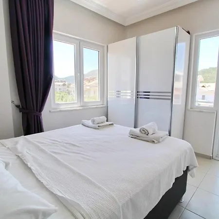 Alina Apartment דירה